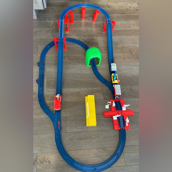 1988‎ Tomy Train No. 2 - Picture 4 of 4